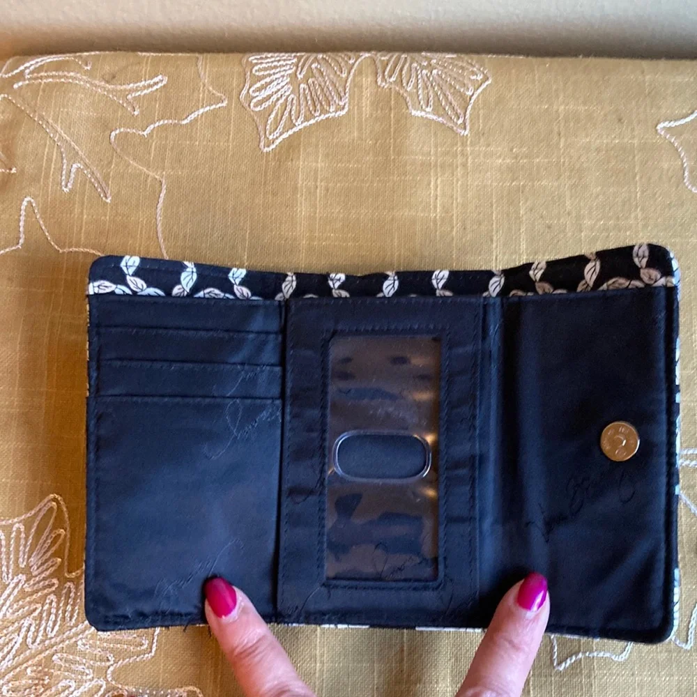 Vera Bradley Black Ivory Floral Kiss‑Lock Wallet | Preloved Quilted Fabric